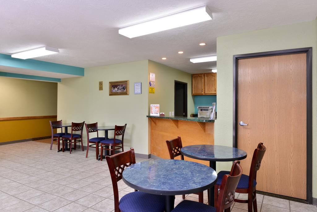 Americas Best Value Inn - Seymour Bagian luar foto