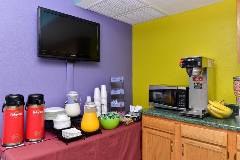 Americas Best Value Inn - Seymour Bagian luar foto