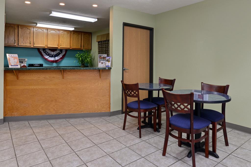 Americas Best Value Inn - Seymour Bagian luar foto