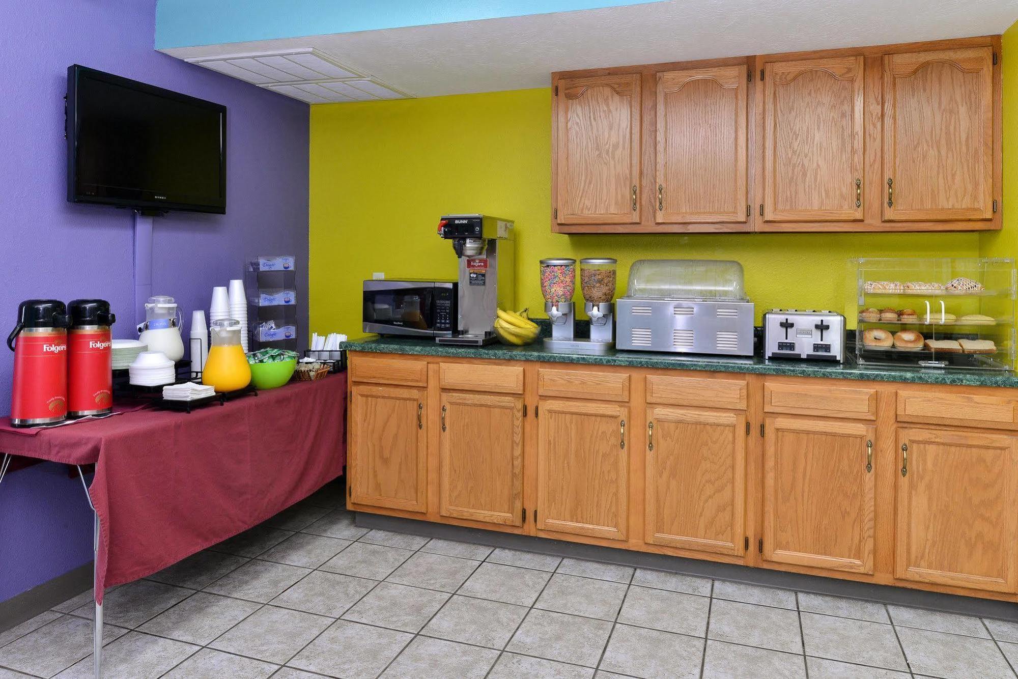 Americas Best Value Inn - Seymour Bagian luar foto