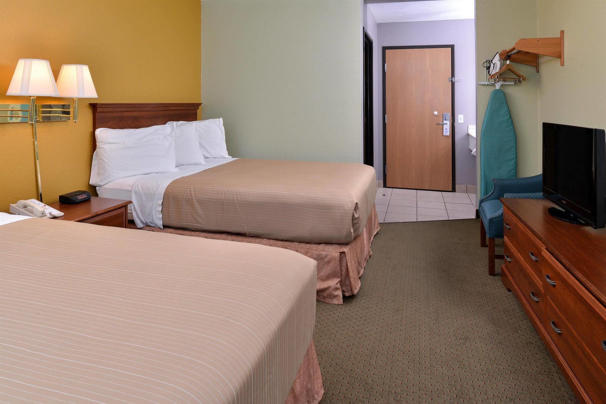 Americas Best Value Inn - Seymour Bagian luar foto